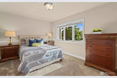 306 240th Place SE, Sammamish, WA 98074 - Photo 18