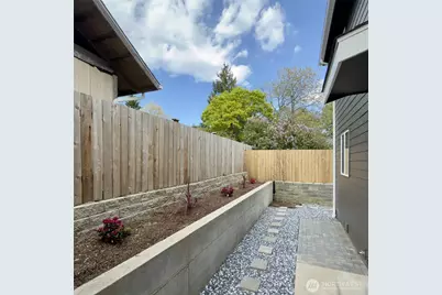 648 B SW 139th Street, Burien, WA 98166 - Photo 16