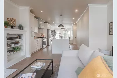 3820 Burke Avenue N, Seattle, WA 98103 - Photo 10