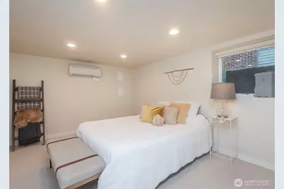 3820 Burke Avenue N, Seattle, WA 98103 - Photo 32