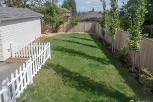 3820 Burke Ave N, Seattle, WA 98103 - Photo 38