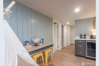 3820 Burke Avenue N, Seattle, WA 98103 - Photo 30