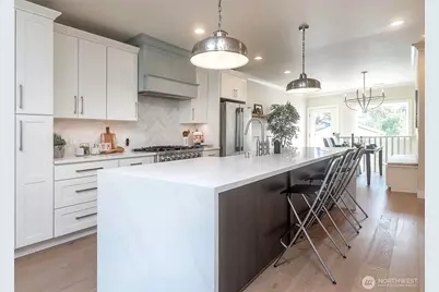 3820 Burke Avenue N, Seattle, WA 98103 - Photo 14