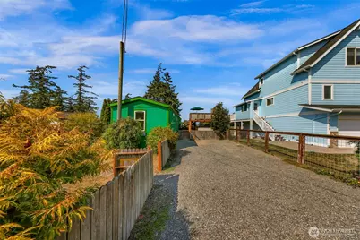 7435 Sunset Drive, Blaine, WA 98230 - Photo 2