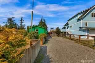 7435 Sunset Dr, Blaine, WA 98230 - Photo 2