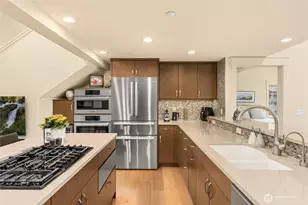 450 Wood Ave SW, Bainbridge Island, WA 98110 - Photo 12