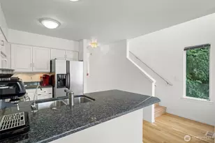 5243 40th Ave NE, Seattle, WA 98105 - Photo 4