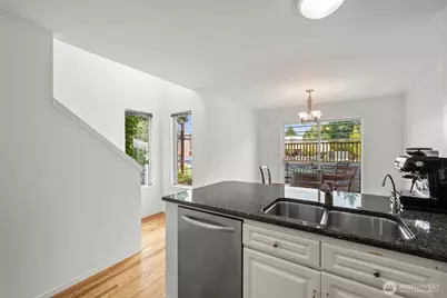 5243 40th Avenue NE, Seattle, WA 98105 - Photo 6