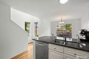 5243 40th Ave NE, Seattle, WA 98105 - Photo 6
