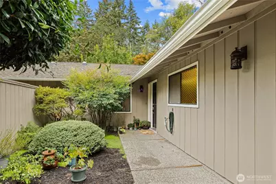 8126 70th Avenue Ct SW, Lakewood, WA 98499 - Photo 2