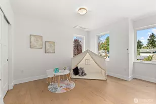 9535 Dayton Ave N, Seattle, WA 98103 - Photo 24
