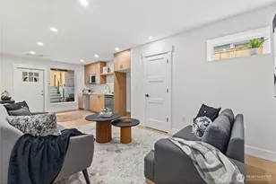9535 Dayton Ave N, Seattle, WA 98103 - Photo 18
