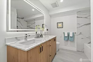 9535 Dayton Ave N, Seattle, WA 98103 - Photo 16