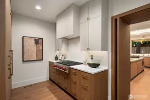9030 NE 21st Pl, Clyde Hill, WA 98004 - Photo 18