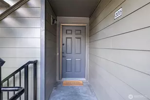 1800 N 105th St, Seattle, WA 98133 - Photo 4