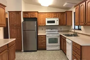 1585 NW Palmer Ln, Bremerton, WA 98311 - Photo 2
