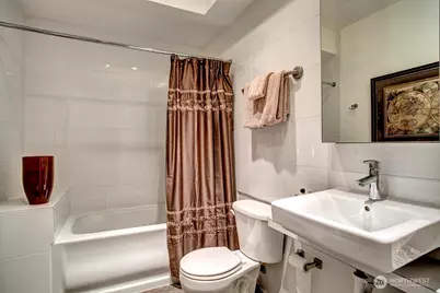 1111 E Pike Street #204, Seattle, WA 98122 - Photo 10