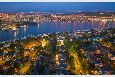 426 Smith Street, Seattle, WA 98109 - Photo 32