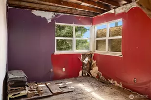 945 N 103rd St, Seattle, WA 98133 - Photo 8