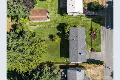 8610 NE 137th Street, Kirkland, WA 98034 - Photo 32