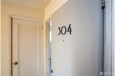 4405 SW Alaska Street #304, Seattle, WA 98116 - Photo 8
