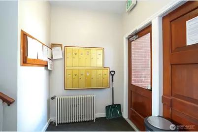 4405 SW Alaska Street #304, Seattle, WA 98116 - Photo 6