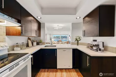 1740 Aurora Avenue N #A-102, Seattle, WA 98109 - Photo 4