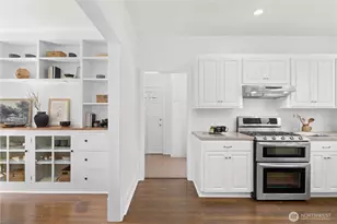 1129 37th Ave, Seattle, WA 98122 - Photo 12