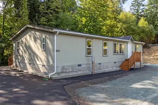 1920 Grade St, Kelso, WA 98626 - Photo 2