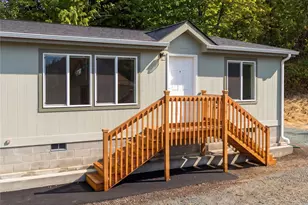 1920 Grade St, Kelso, WA 98626 - Photo 6