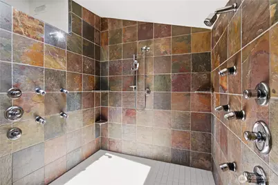 8279 W Mercer Way, Mercer Island, WA 98040 - Photo 24