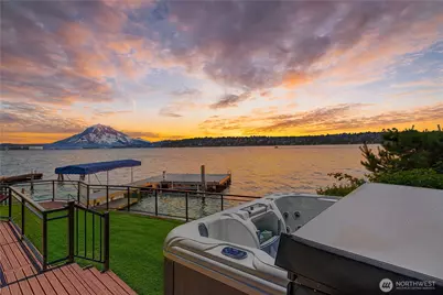 8279 W Mercer Way, Mercer Island, WA 98040 - Photo 6