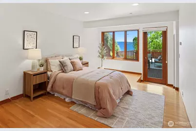 8279 W Mercer Way, Mercer Island, WA 98040 - Photo 26
