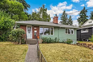 3039 49th Ave SW, Seattle, WA 98116 - Photo 2