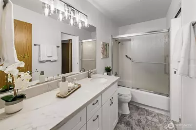 13717 Linden Avenue N #104, Seattle, WA 98133 - Photo 14
