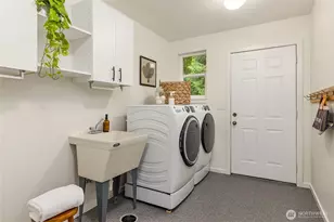 9067 Hidden Cove Road NE, Bainbridge Island, WA 98110 - Photo 16