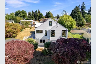 10246 11th Avenue SW, Seattle, WA 98146 - Photo 2