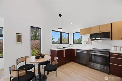 10246 11th Avenue SW, Seattle, WA 98146 - Photo 12