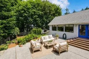10820 NE 183rd Ct, Bothell, WA 98011 - Photo 2