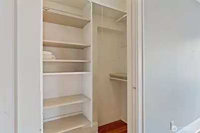 321 Boylston Avenue E #404, Seattle, WA 98102 - Photo 18