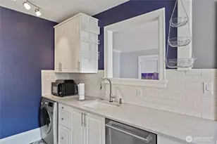321 Boylston Ave E, Seattle, WA 98102 - Photo 8
