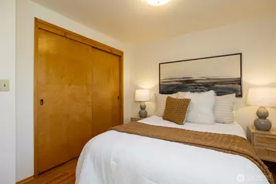 9815 Roosevelt Way NE, Seattle, WA 98115 - Photo 20