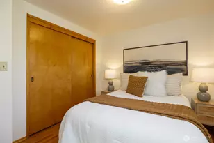 9815 Roosevelt Way NE, Seattle, WA 98115 - Photo 20