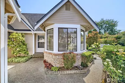 10063 Wallingford Avenue N, Seattle, WA 98133 - Photo 1