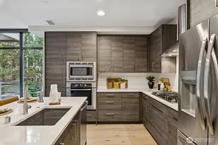 10000 Main St, Bellevue, WA 98004 - Photo 14