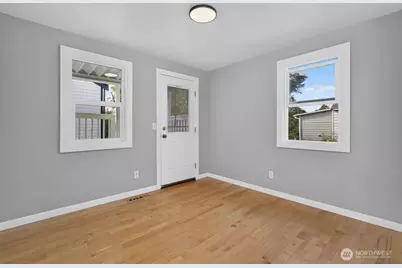 5561 23rd Avenue S, Seattle, WA 98108 - Photo 10