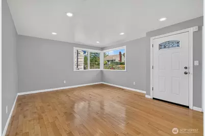 5561 23rd Avenue S, Seattle, WA 98108 - Photo 4