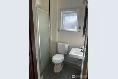 5247 Brooklyn Avenue NE, Seattle, WA 98105 - Photo 6