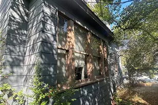 5247 Brooklyn Ave NE, Seattle, WA 98105 - Photo 18