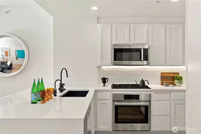 2607 Western Avenue #302, Seattle, WA 98121 - Photo 12